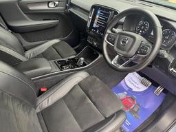 Volvo XC40 2.0 B4 MHEV R-Design Pro Auto Euro 6 (s/s) 5dr at 4th