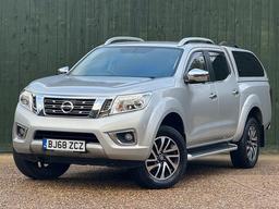 Nissan Navara 2.3 dCi Tekna Auto 4WD Euro 6 4dr at 5th