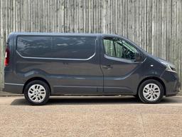 Renault Trafic 2.0 dCi ENERGY 28 Sport SWB Standard Roof Euro 6 (s/s) 5dr at 15th