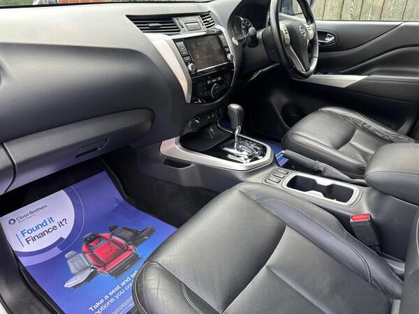 Nissan Navara 2.3 dCi Tekna Auto 4WD Euro 6 4dr
