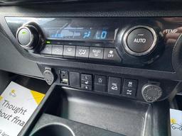 Toyota Hilux 2.8 D-4D Invincible X Auto 4WD Euro 6 (s/s) 4dr at 37th