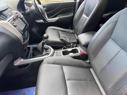 Nissan Navara 2.3 dCi Tekna 4WD Euro 5 4dr at 24th