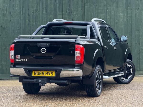 Nissan Navara 2.3 dCi Tekna 4WD Euro 6 (s/s) 4dr