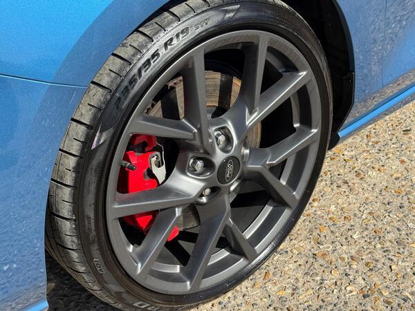 Ford Focus 2.3T EcoBoost ST Euro 6 (s/s) 5dr