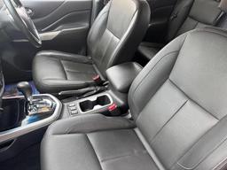 Nissan Navara 2.3 dCi Tekna Auto 4WD Euro 6 4dr at 10th