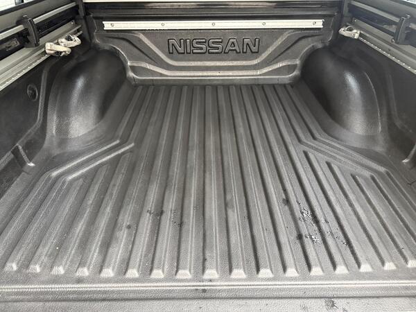 Nissan Navara 2.3 dCi Tekna 4WD Euro 6 (s/s) 4dr