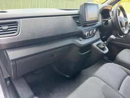 Renault Trafic 2.0 dCi Blue SL30 Extra Sport L1 H1 Euro 6 (s/s) 5dr at 7th