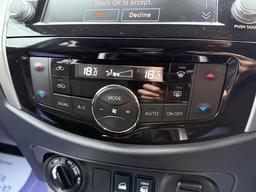 Nissan Navara 2.3 dCi Tekna 4WD Euro 6 (s/s) 4dr at 30th