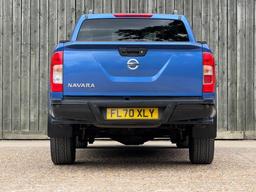 Nissan Navara 2.3 dCi N-Guard Auto 4WD Euro 6 4dr at 20th