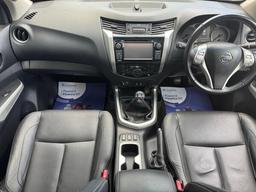 Nissan Navara 2.3 dCi Tekna 4WD Euro 5 4dr at 11th