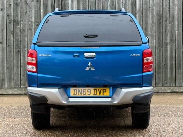 Mitsubishi L200 2.4 DI-D DC Warrior 4WD Euro 6 4dr