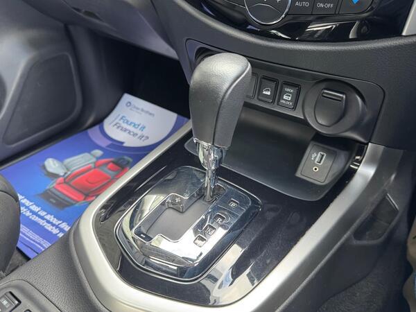 Nissan Navara 2.3 dCi N-Guard Auto 4WD Euro 6 4dr