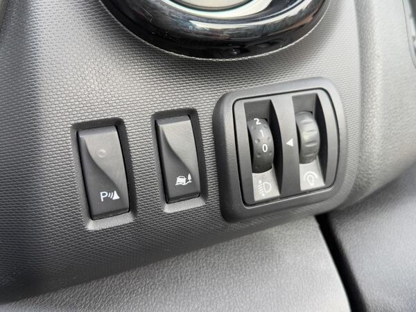 Renault Trafic 2.0 dCi ENERGY 28 Sport SWB Standard Roof Euro 6 (s/s) 5dr