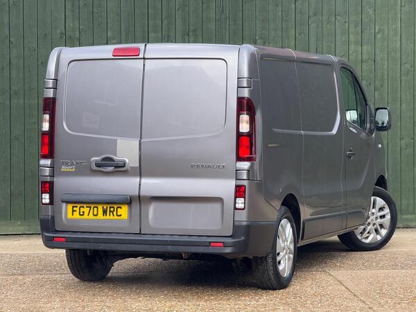 Renault Trafic 2.0 dCi ENERGY 28 Sport SWB Standard Roof Euro 6 (s/s) 5dr