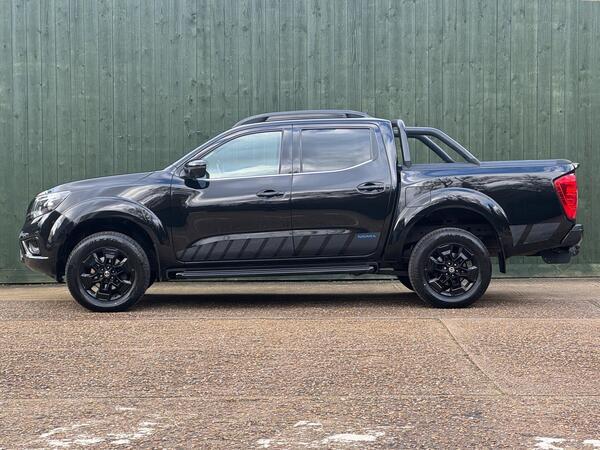 Nissan Navara 2.3 dCi N-Guard Auto 4WD Euro 6 4dr