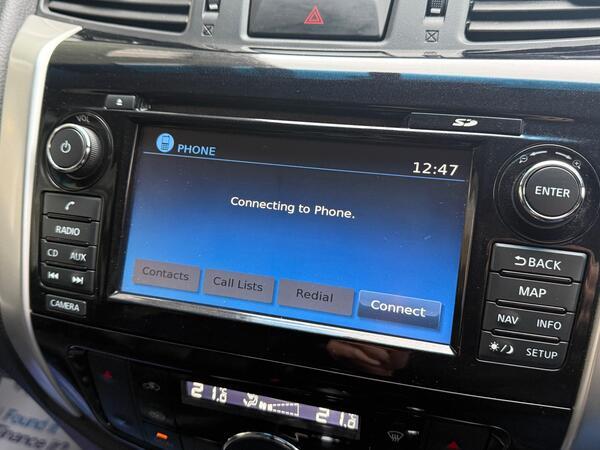 Nissan Navara 2.3 dCi Tekna 4WD Euro 6 (s/s) 4dr