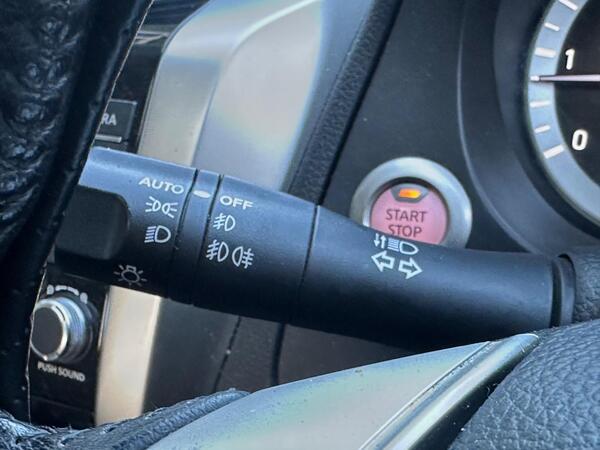 Nissan Navara 2.3 dCi Tekna 4WD Euro 6 (s/s) 4dr