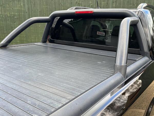 Nissan Navara 2.3 dCi N-Guard Auto 4WD Euro 6 4dr