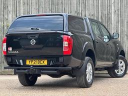 Nissan Navara 2.3 dCi Acenta 4WD Euro 6 (s/s) 4dr at 19th