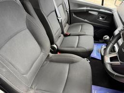 Renault Trafic 2.0 dCi Blue LL30 Sport Crew Van L2 H1 Euro 6 (s/s) 6dr at 2th