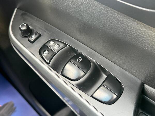 Nissan Navara 2.3 dCi Tekna 4WD Euro 6 (s/s) 4dr