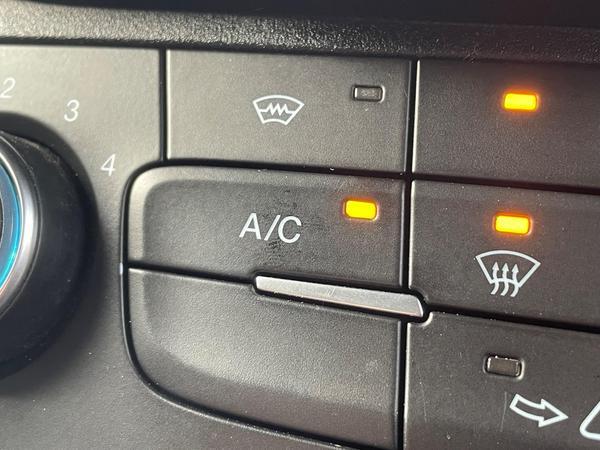 Ford Transit Connect 1.5 240 EcoBlue Limited L2 Euro 6 (s/s) 5dr