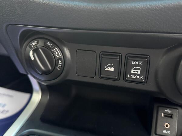 Nissan Navara 2.3 dCi Tekna 4WD Euro 6 (s/s) 4dr