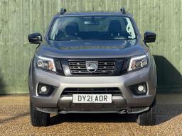 Nissan Navara 2.3 dCi N-Guard Auto 4WD Euro 6 4dr at 5th