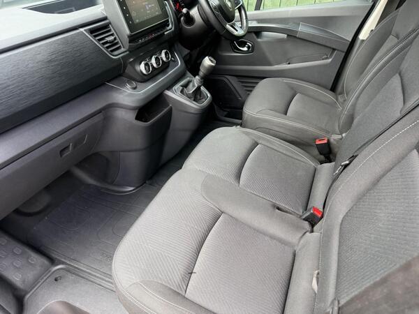 Renault Trafic 2.0 dCi Blue SL28 Sport+ L1 H1 Euro 6 (s/s) 5dr