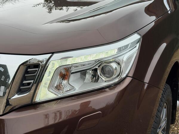 Nissan Navara 2.3 dCi Tekna 4WD Euro 6 (s/s) 4dr