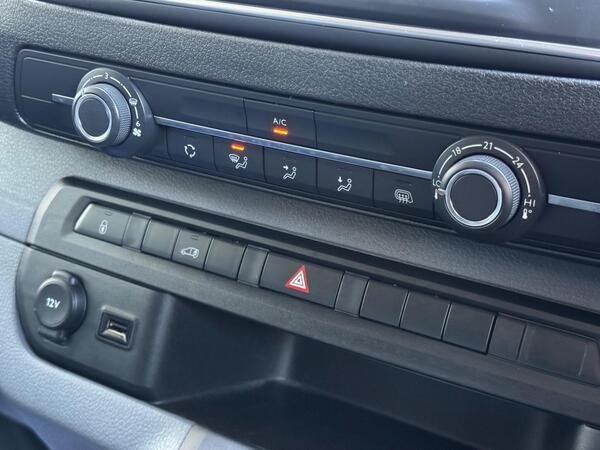 Peugeot Expert 2.0 BlueHDi 1400 Professional Premium Standard Panel Van MWB Euro 6 (s/s) 6dr