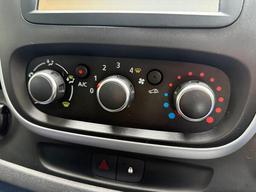 Renault Trafic 2.0 dCi ENERGY 30 Sport Crew Van EDC LWB Euro 6 (s/s) 6dr at 20th