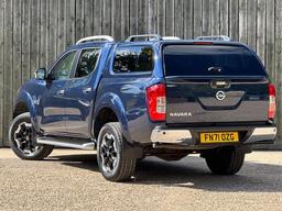 Nissan Navara 2.3 dCi Tekna Auto 4WD Euro 6 4dr at 14th