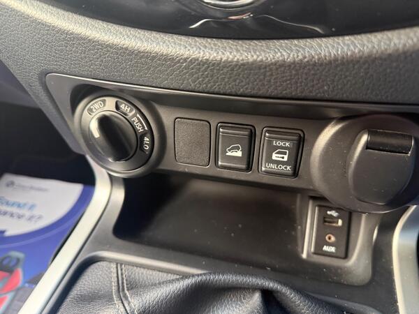 Nissan Navara 2.3 dCi Tekna 4WD Euro 6 (s/s) 4dr