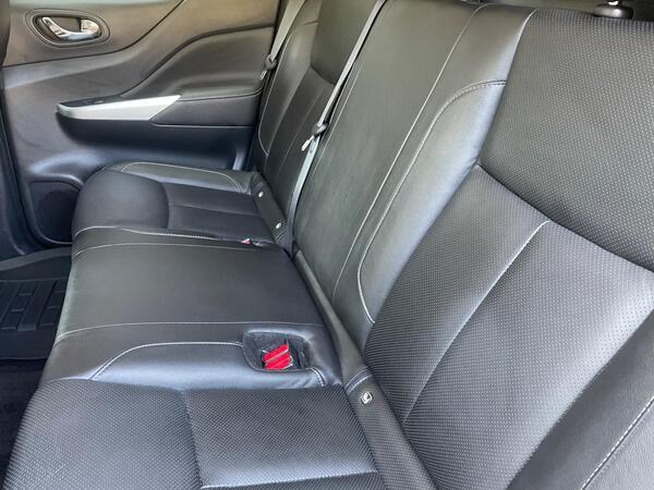 Nissan Navara 2.3 dCi Tekna 4WD Euro 6 (s/s) 4dr