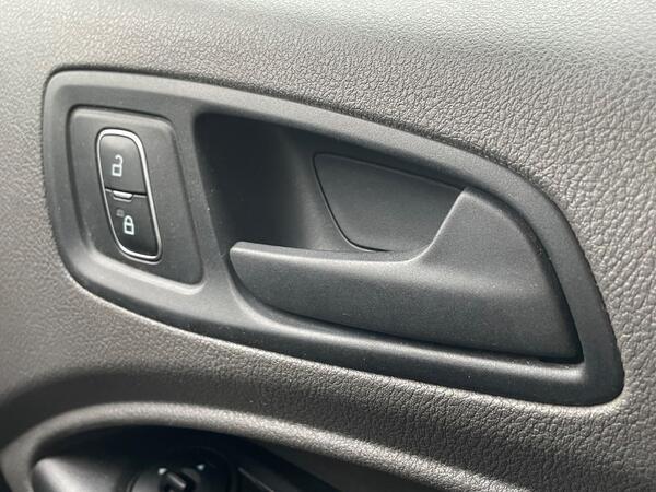 Ford Transit Connect 1.5 220 EcoBlue Trend L1 Euro 6 (s/s) 5dr