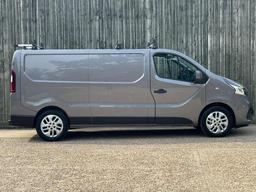Renault Trafic 1.6 dCi ENERGY 29 Sport Nav LWB Standard Roof Euro 6 (s/s) 5dr at 20th