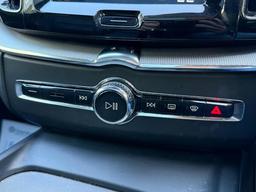 Volvo XC60 2.0 D4 R-Design Auto Euro 6 (s/s) 5dr at 32th