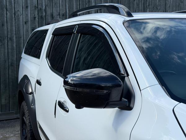 Nissan Navara 2.3 dCi Tekna Auto 4WD Euro 6 4dr