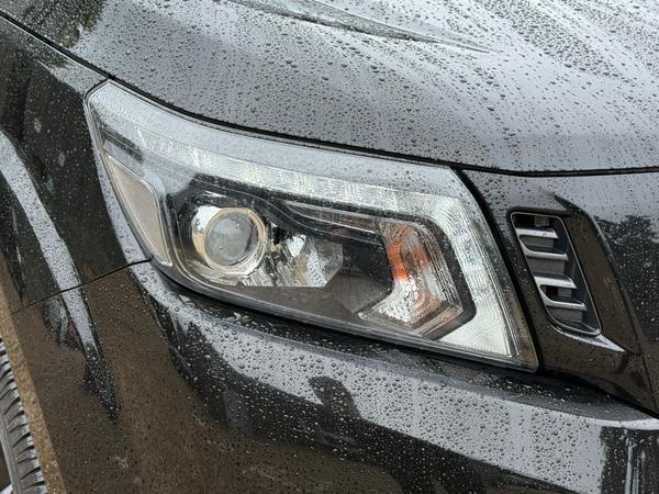 Nissan Navara 2.3 dCi N-Guard Auto 4WD Euro 6 4dr