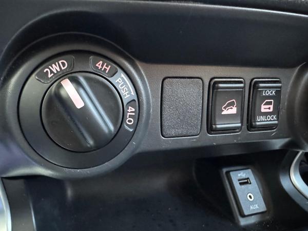Nissan Navara 2.3 dCi Tekna 4WD Euro 6 (s/s) 4dr