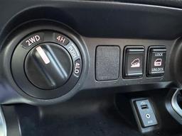 Nissan Navara 2.3 dCi Tekna 4WD Euro 6 (s/s) 4dr at 26th