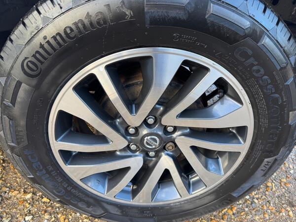 Nissan Navara 2.3 dCi Tekna 4WD Euro 6 (s/s) 4dr