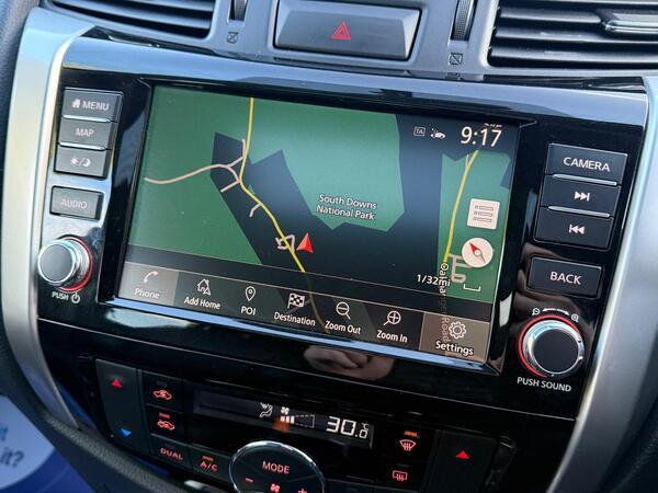 Nissan Navara 2.3 dCi N-Guard Auto 4WD Euro 6 4dr