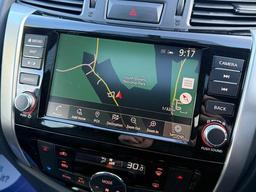 Nissan Navara 2.3 dCi N-Guard Auto 4WD Euro 6 4dr at 7th