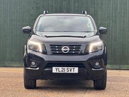 Nissan Navara 2.3 dCi N-Guard Auto 4WD Euro 6 4dr at 5th