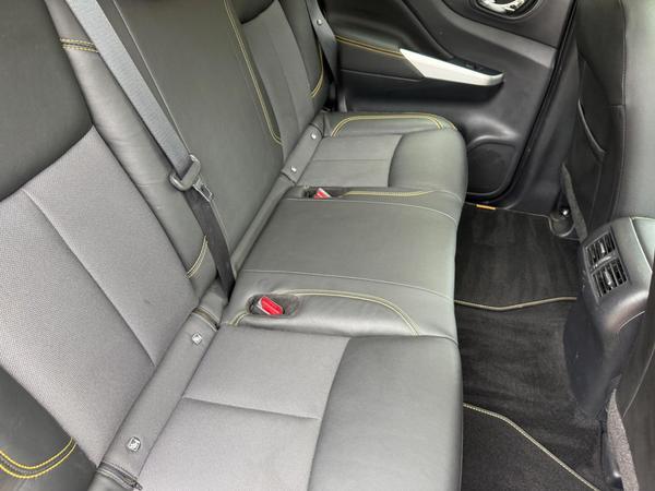 Nissan Navara 2.3 dCi N-Guard Auto 4WD Euro 6 4dr