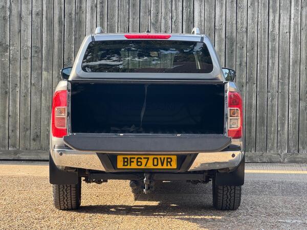 Nissan Navara 2.3 dCi Tekna Auto 4WD Euro 6 4dr