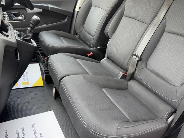 Renault Trafic 2.0 dCi Blue 30 Extra Sport LWB Euro 6 (s/s) 5dr