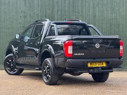 Nissan Navara 2.3 dCi N-Guard Auto 4WD Euro 6 4dr at 9th